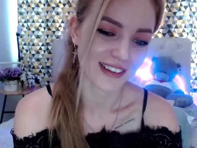 Live sex webcam photo for PookieVivian #275900133