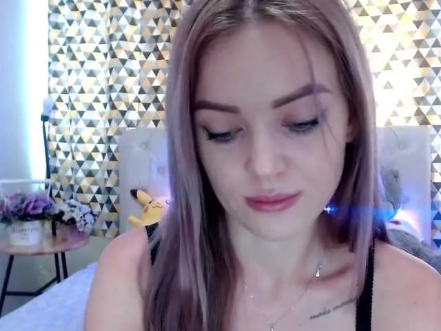 Live sex webcam photo for PookieVivian #276099127