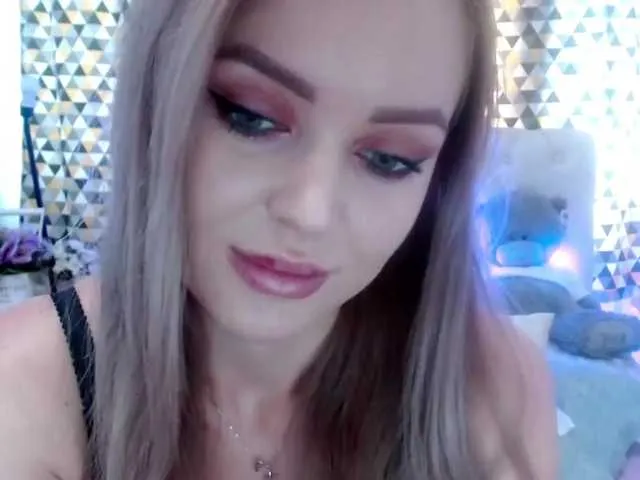 Live sex webcam photo for PookieVivian #276175200