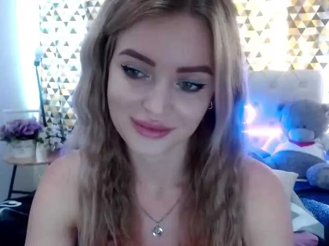 Live sex webcam photo for PookieVivian #276367127