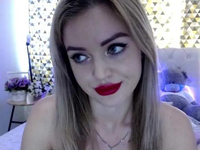 Live sex webcam photo for PookieVivian #276389391