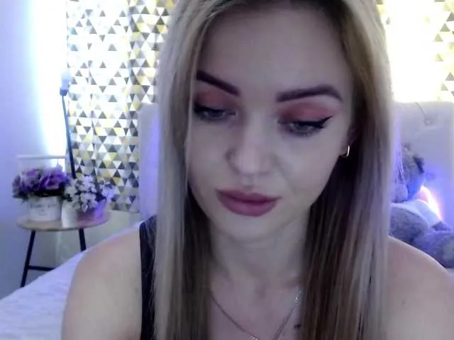 Live sex webcam photo for PookieVivian #276402078