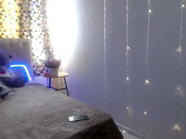 Live sex webcam photo for PookieVivian #276555181