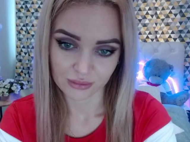 Live sex webcam photo for PookieVivian #276688555