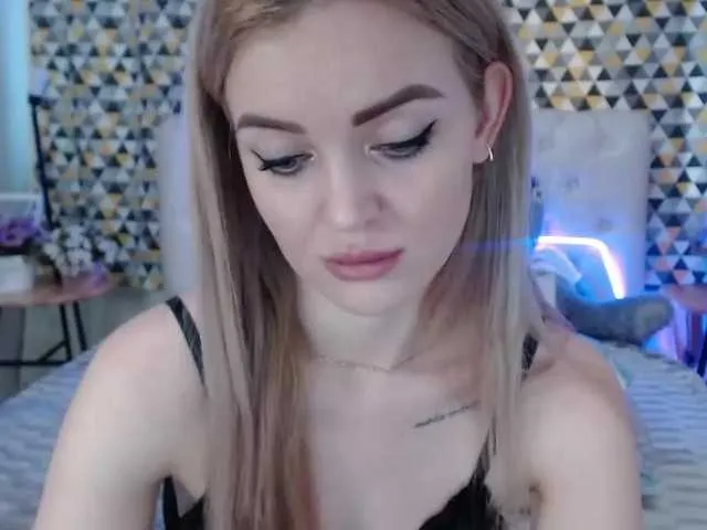 Live sex webcam photo for PookieVivian #276737650