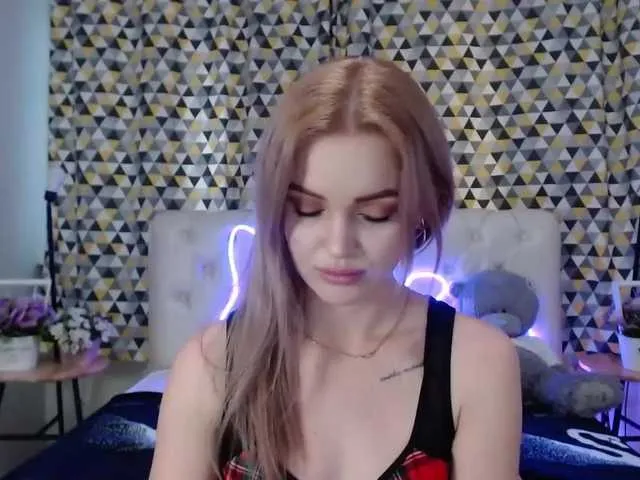 Live sex webcam photo for PookieVivian #276863847