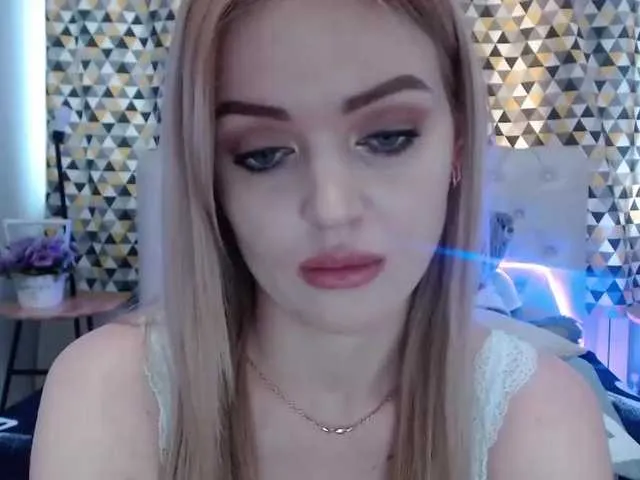 Live sex webcam photo for PookieVivian #277103931