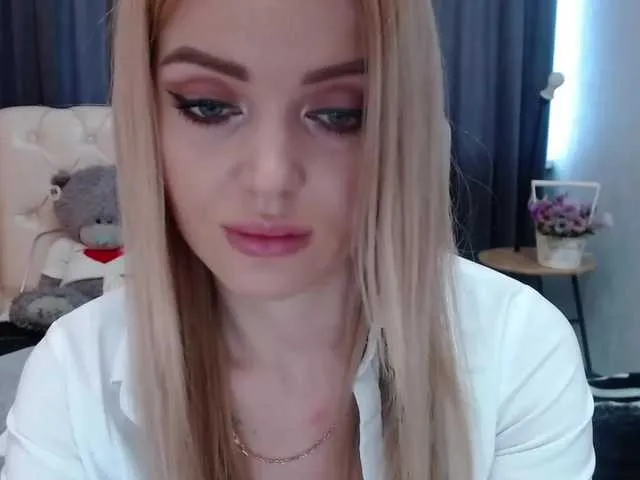 Live sex webcam photo for PookieVivian #277242043