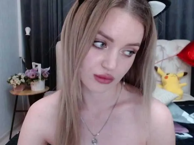 Live sex webcam photo for PookieVivian #277601463