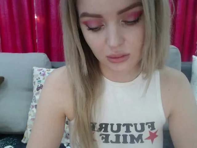 Live sex webcam photo for PookieVivian #277756370