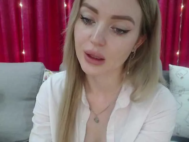 Live sex webcam photo for PookieVivian #277768637