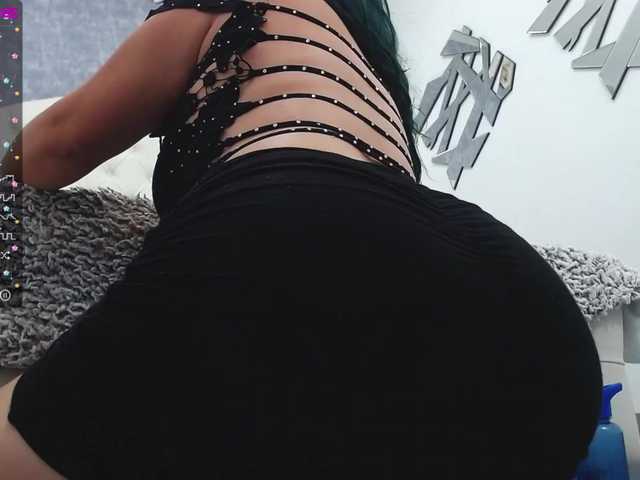 Live sex webcam photo for PoopyyWilson #272995695