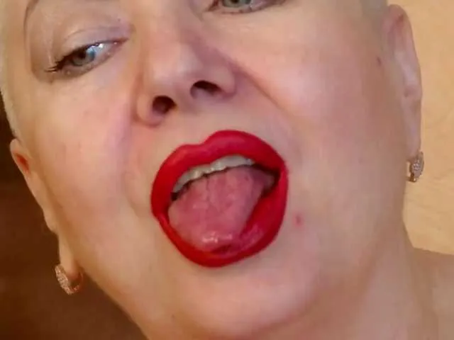 Live sex webcam photo for PoshLadyx #292024174