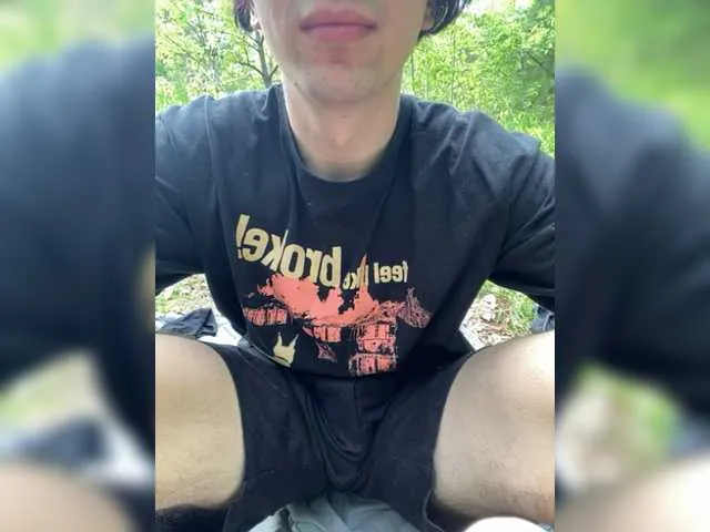 Live sex webcam photo for Possumiss #275614059