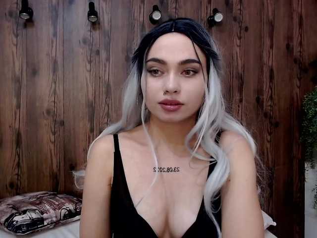 Live sex webcam photo for Poulinn1 #276071434