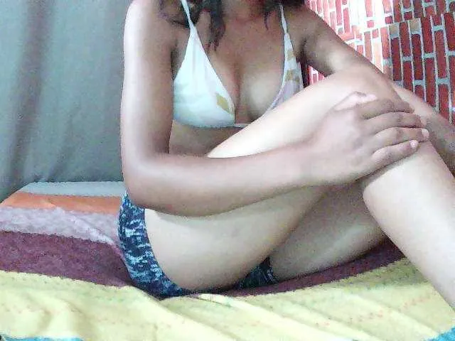Live sex webcam photo for Poussie #292399954