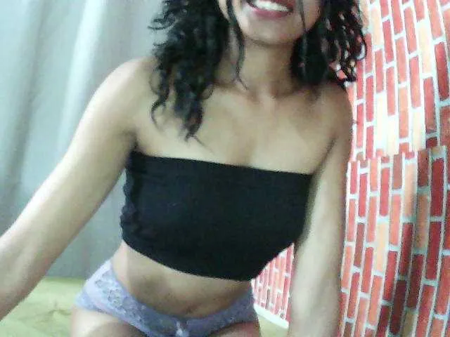 Live sex webcam photo for Poussie #292738689