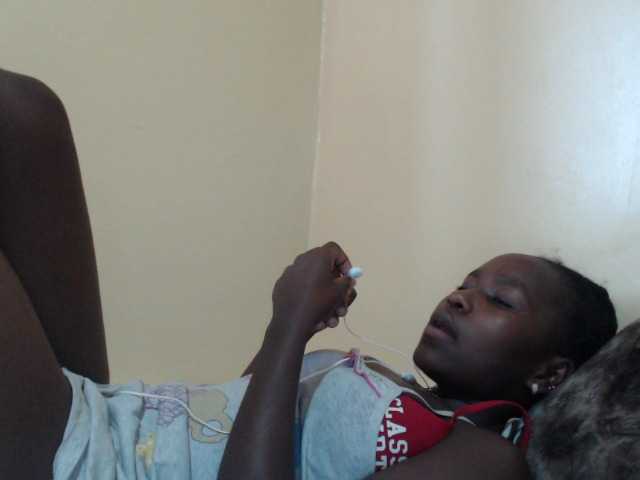 Live sex webcam photo for Preetysweeton #272409818