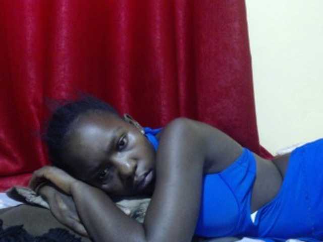 Live sex webcam photo for Preetysweeton #272552309