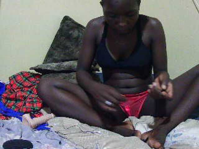 Live sex webcam photo for Preetysweeton #272677712