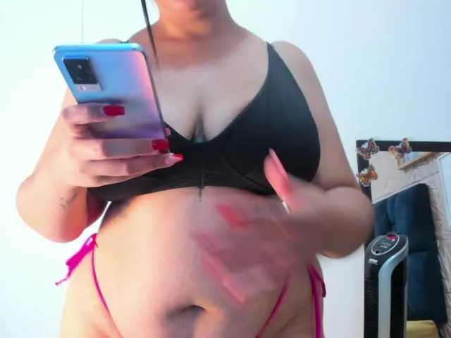 Live sex webcam photo for Pretty-BigBoobs #290129608