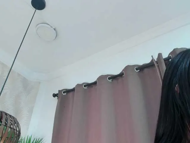 Live sex webcam photo for Pretty-BigBoobs #291296616
