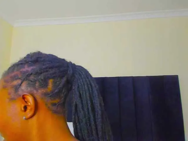 Live sex webcam photo for Pretty-Queen #291904262