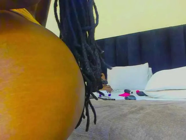 Live sex webcam photo for Pretty-Queen #291922754