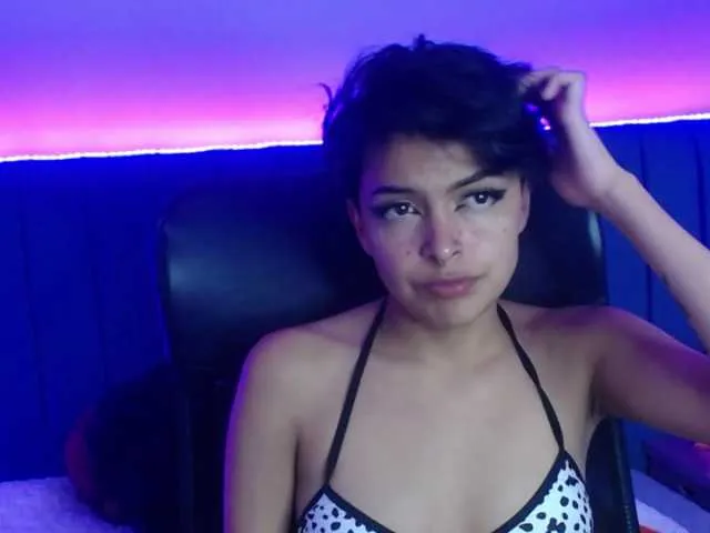 Live sex webcam photo for Pretty-black #272396560