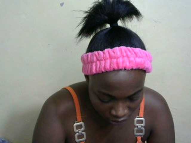 Live sex webcam photo for Pretty-horny #277437196