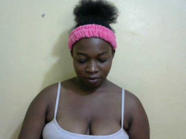 Live sex webcam photo for Pretty-horny #277784707