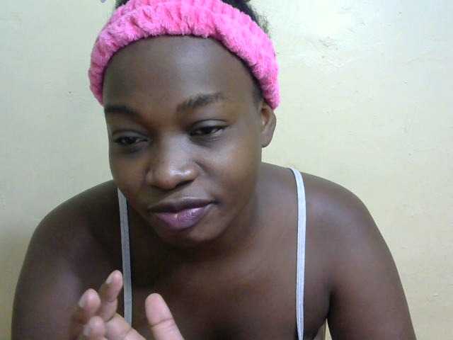 Live sex webcam photo for Pretty-horny #277787044