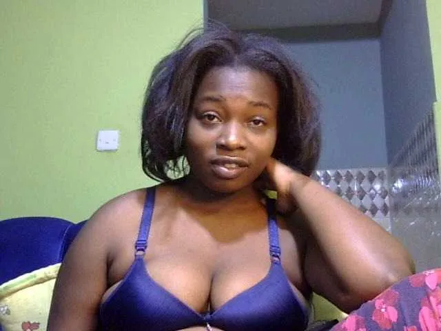 Live sex webcam photo for Pretty-horny #290154197