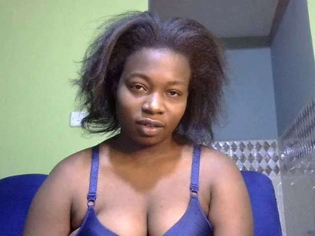 Live sex webcam photo for Pretty-horny #290174938