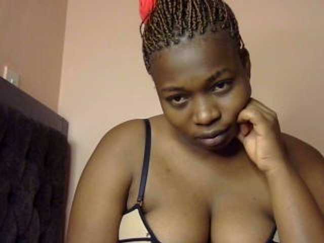 Live sex webcam photo for Pretty-horny #290391656