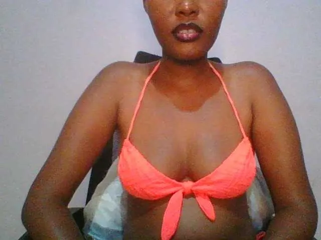 Live sex webcam photo for Pretty-thalia1 #292342123