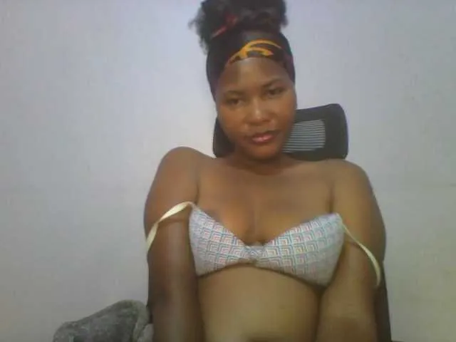 Live sex webcam photo for Pretty-thalia1 #292389795