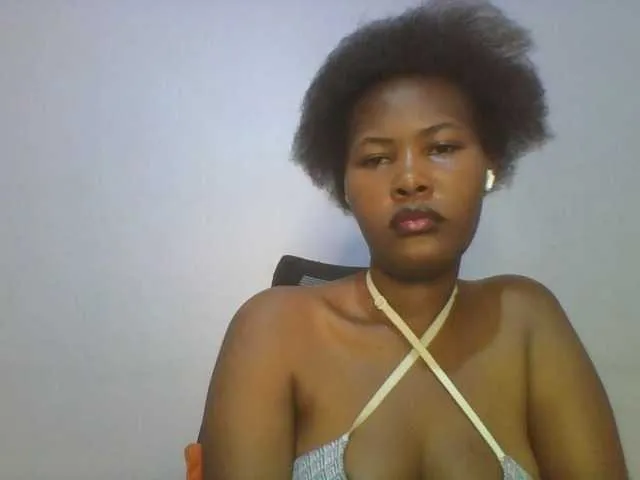 Live sex webcam photo for Pretty-thalia1 #292396539