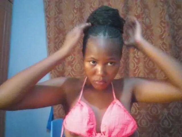 Live sex webcam photo for Pretty-thalia1 #292720793