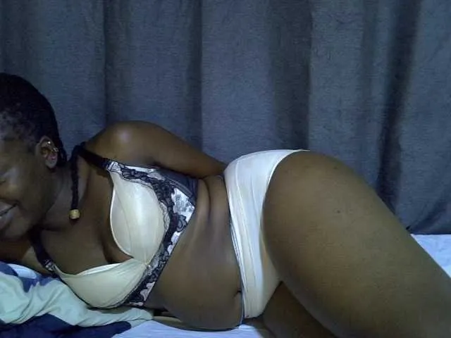 Live sex webcam photo for Pretty-vee #294015429