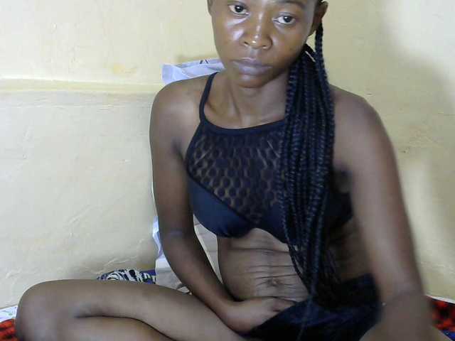 Live sex webcam photo for PrettyAlianah #290365872