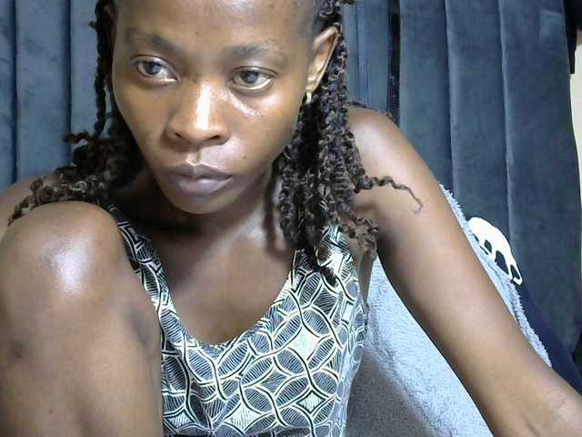 Live sex webcam photo for PrettyAlianah #290693097