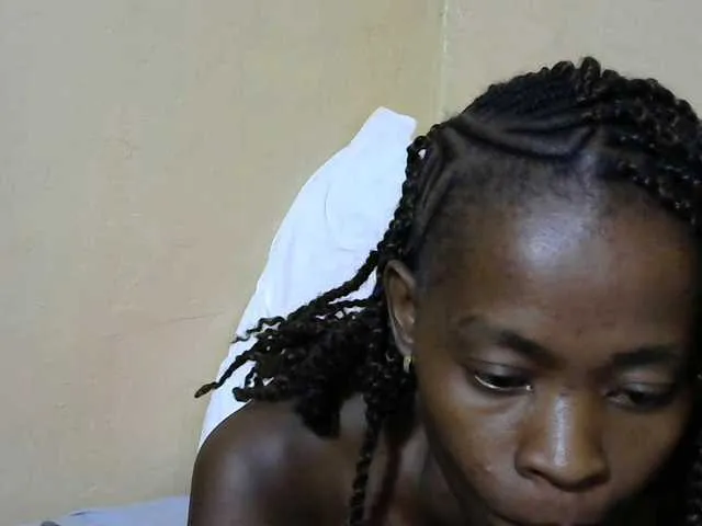 Live sex webcam photo for PrettyAlianah #290709445