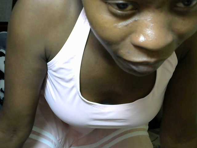 Live sex webcam photo for PrettyAlianah #291421091