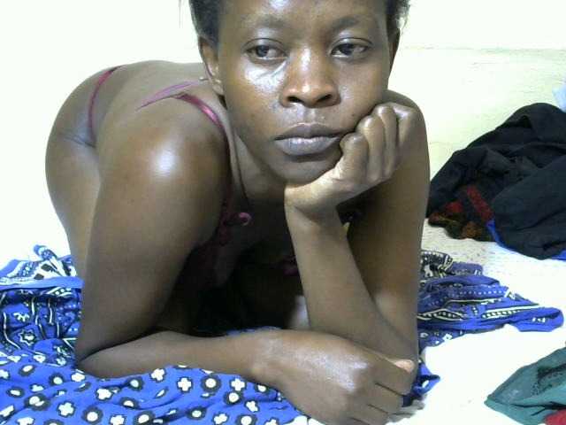 Live sex webcam photo for PrettyAlianah #291965073