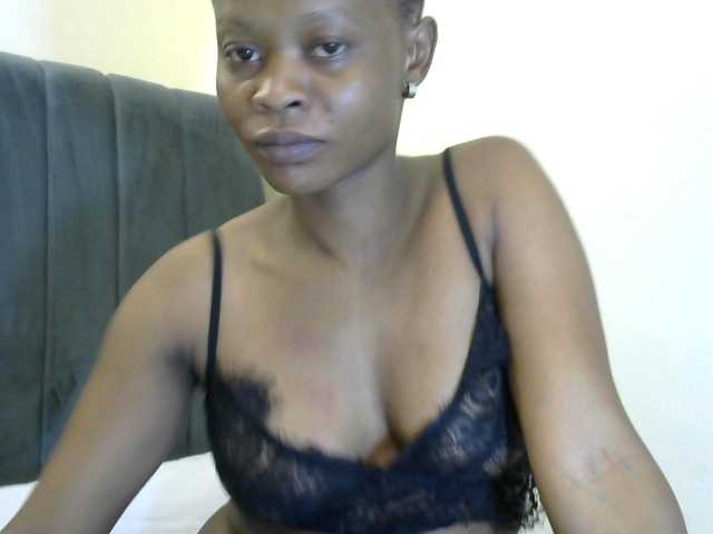 Live sex webcam photo for PrettyAlianah #294119441