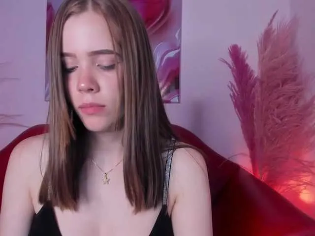 Live sex webcam photo for PrettyAriel #290443286
