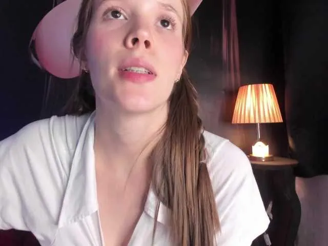 Live sex webcam photo for PrettyAriel #290962243