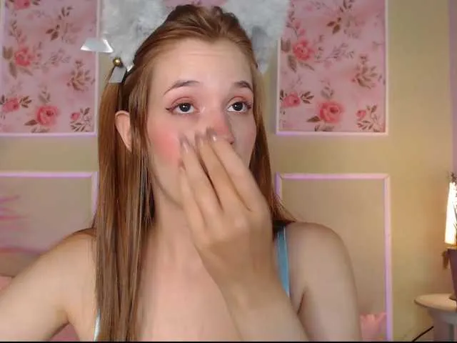 Live sex webcam photo for PrettyAriel #291148764