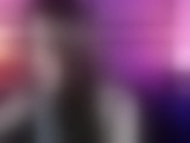 Live sex webcam photo for PrettyAriel #292353999